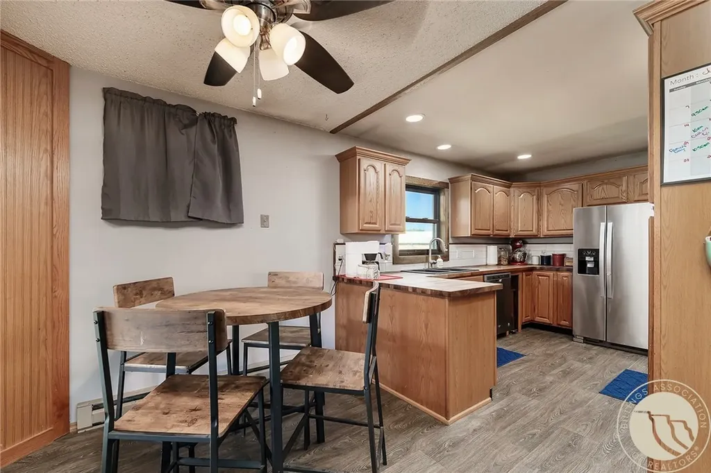 525 E 6th Avenue N Columbus MT 59019