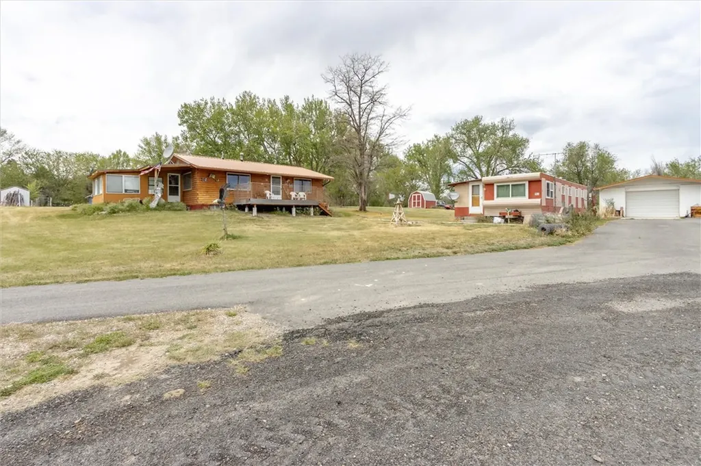 15 Cactus Drive Fromberg MT 59029
