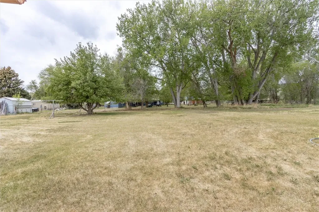 15 Cactus Drive Fromberg MT 59029