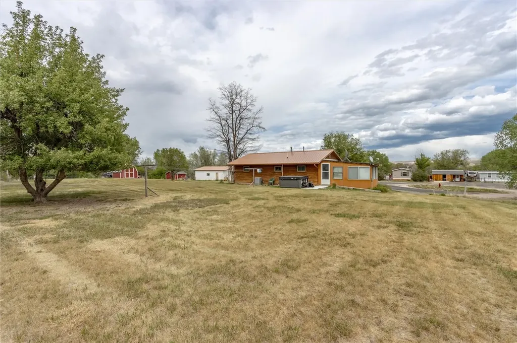 15 Cactus Drive Fromberg MT 59029