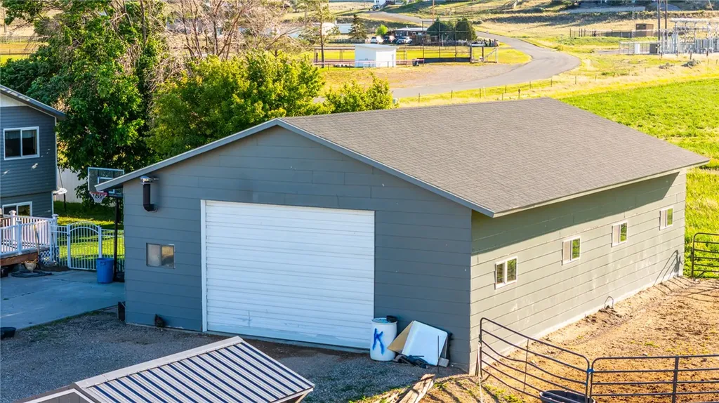 601 W Park Avenue Bridger MT 59014