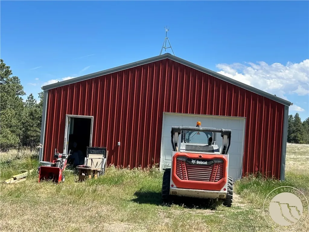 77 Treetop Road Roundup MT 59072
