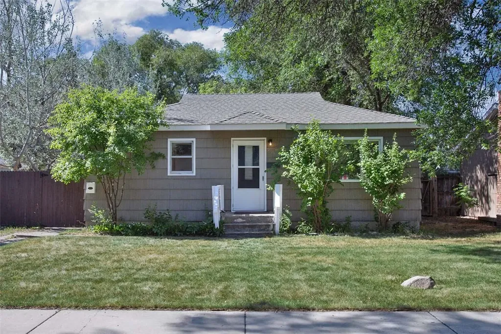 916 & 916 1/2 Howard Avenue Billings MT 59101