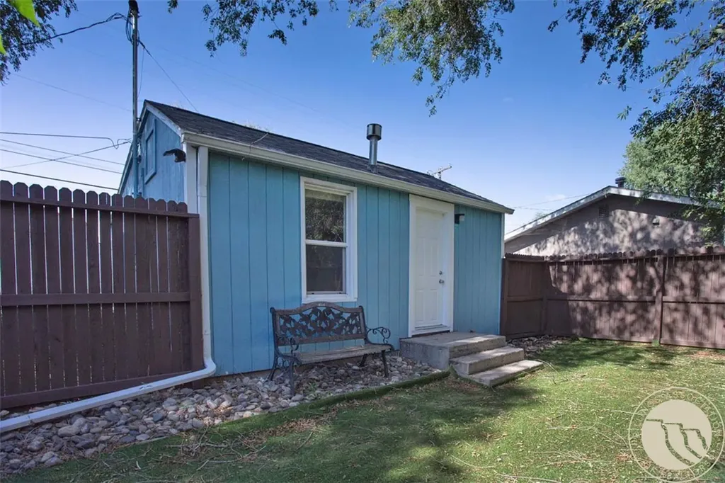 916 & 916 1/2 Howard Avenue Billings MT 59101
