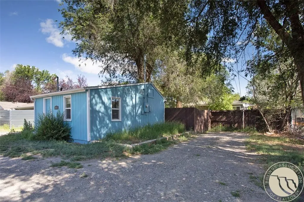 916 & 916 1/2 Howard Avenue Billings MT 59101