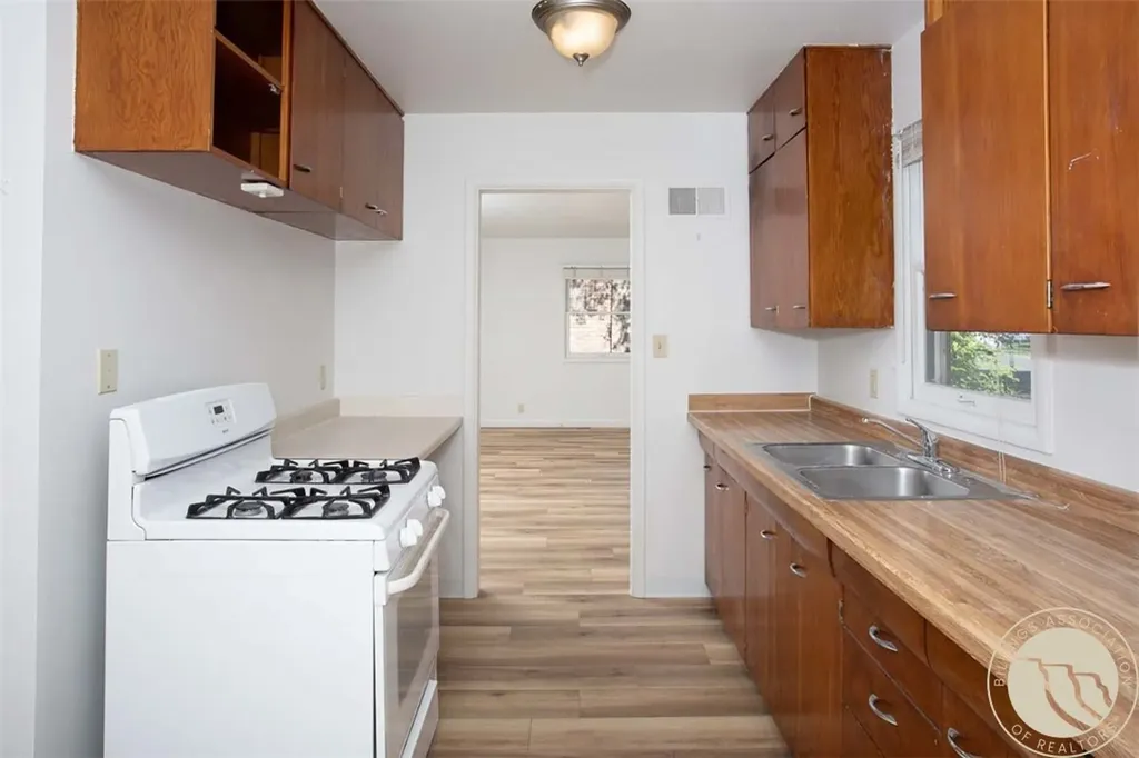 916 & 916 1/2 Howard Avenue Billings MT 59101