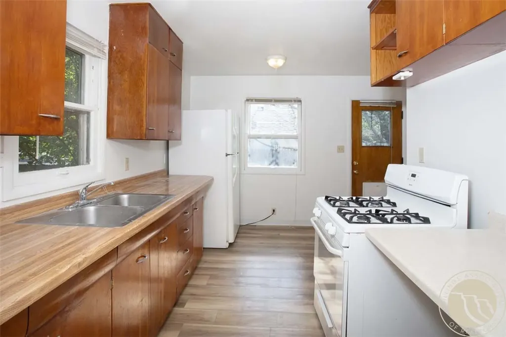 916 & 916 1/2 Howard Avenue Billings MT 59101