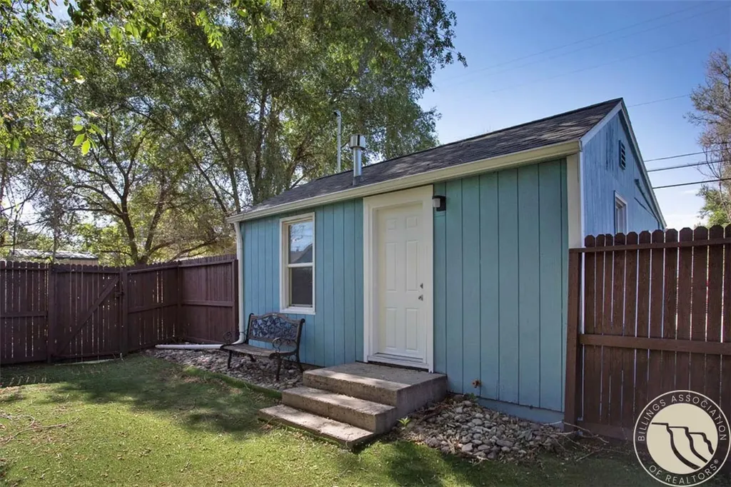 916 & 916 1/2 Howard Avenue Billings MT 59101