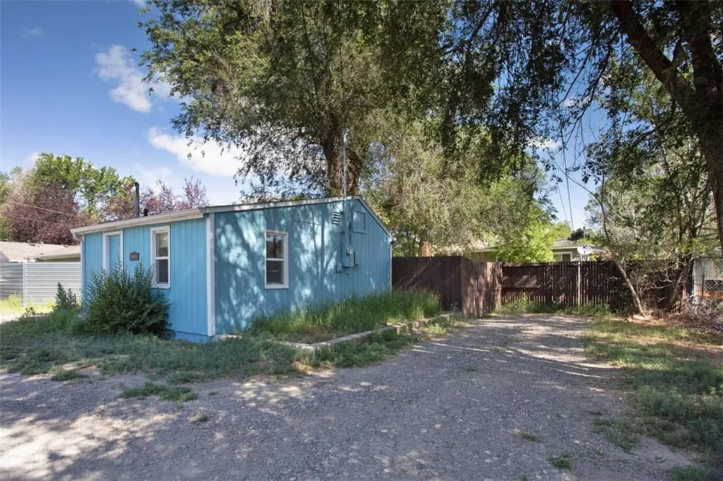 916 & 916 1/2 Howard Avenue Billings MT 59101