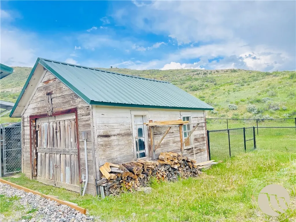 135 N First Street Bearcreek MT 59007
