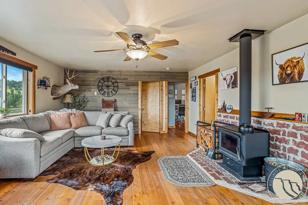 24 Sioux Trail Nye MT 59061