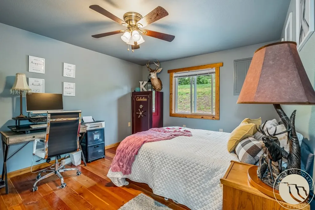 24 Sioux Trail Nye MT 59061