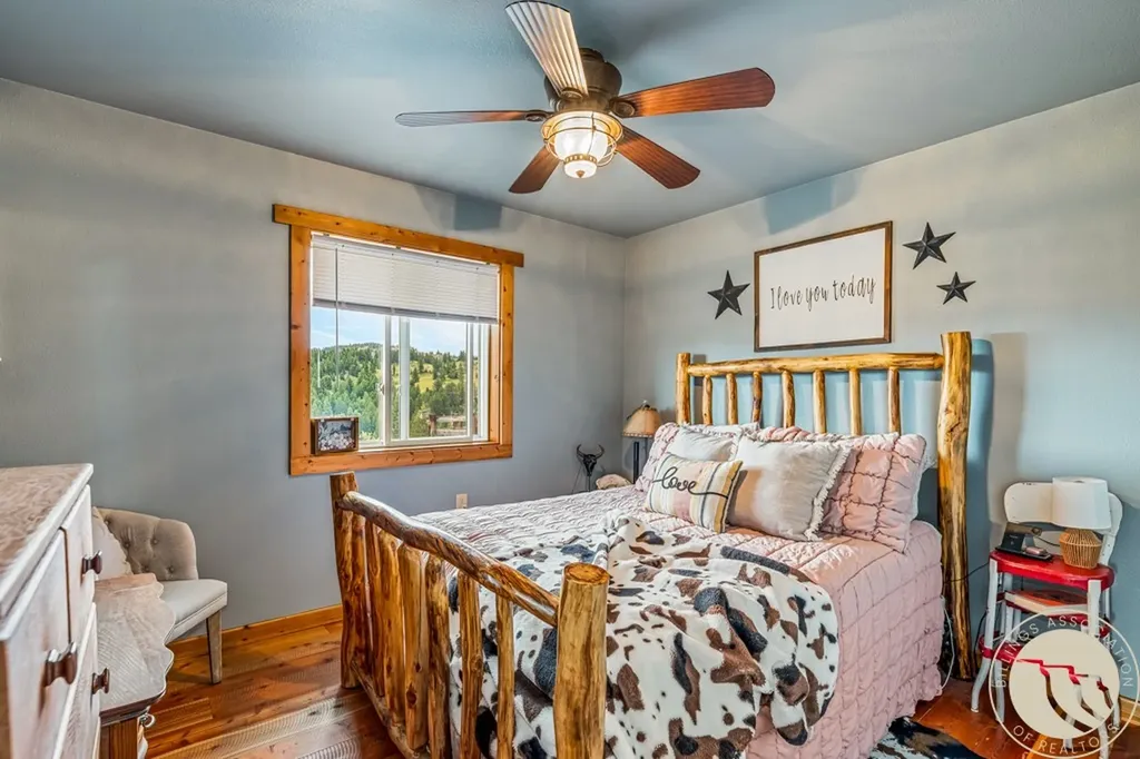 24 Sioux Trail Nye MT 59061