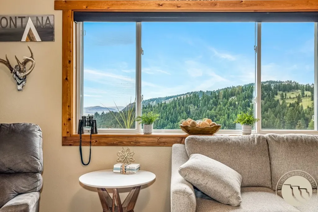 24 Sioux Trail Nye MT 59061