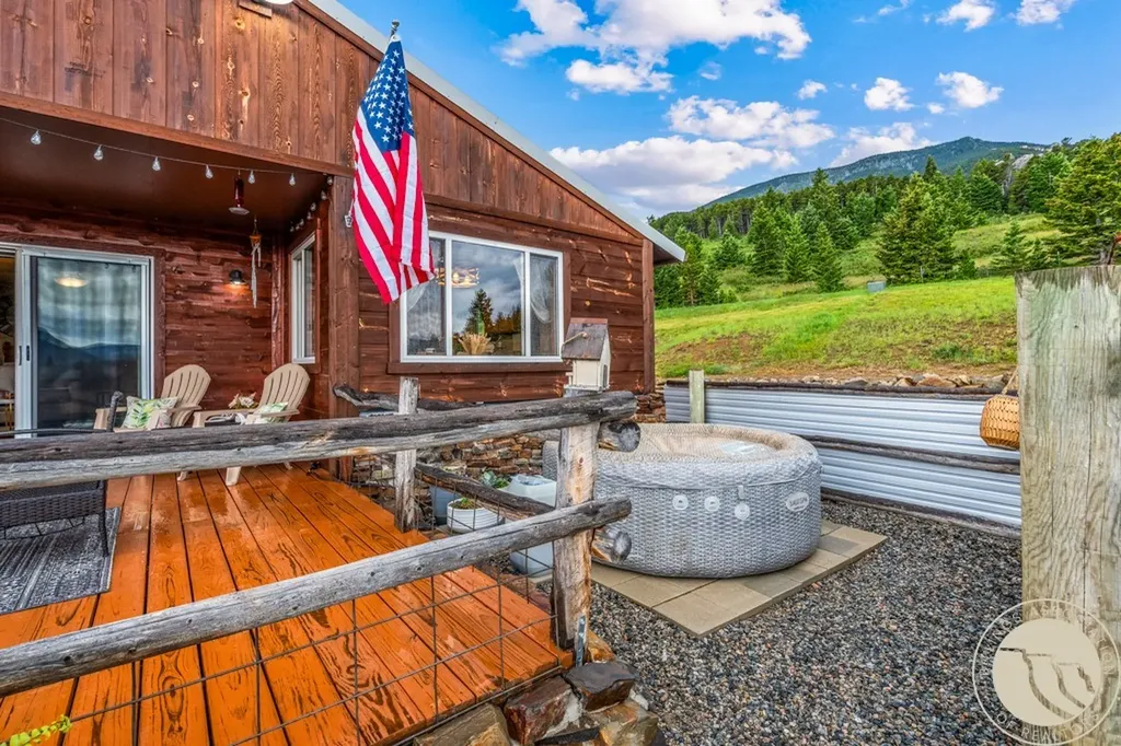 24 Sioux Trail Nye MT 59061