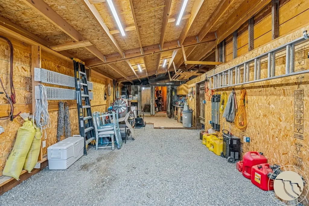 24 Sioux Trail Nye MT 59061
