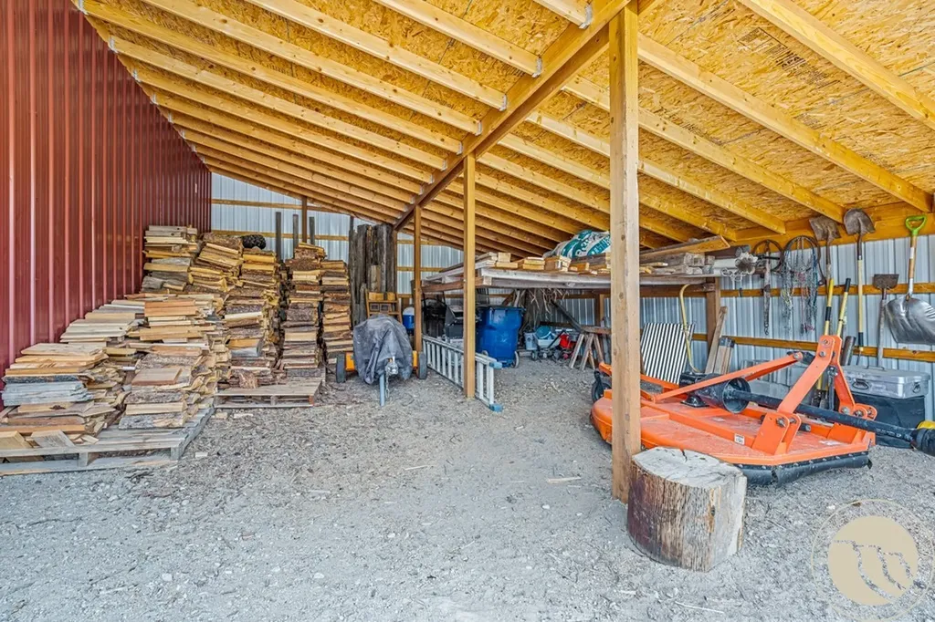 24 Sioux Trail Nye MT 59061