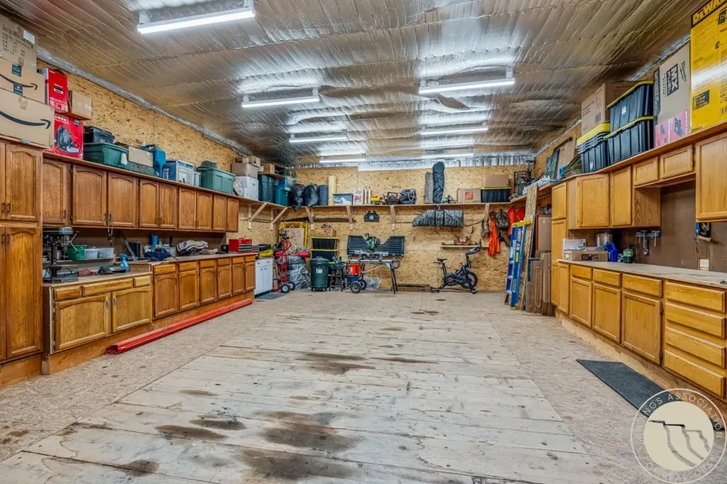 24 Sioux Trail Nye MT 59061