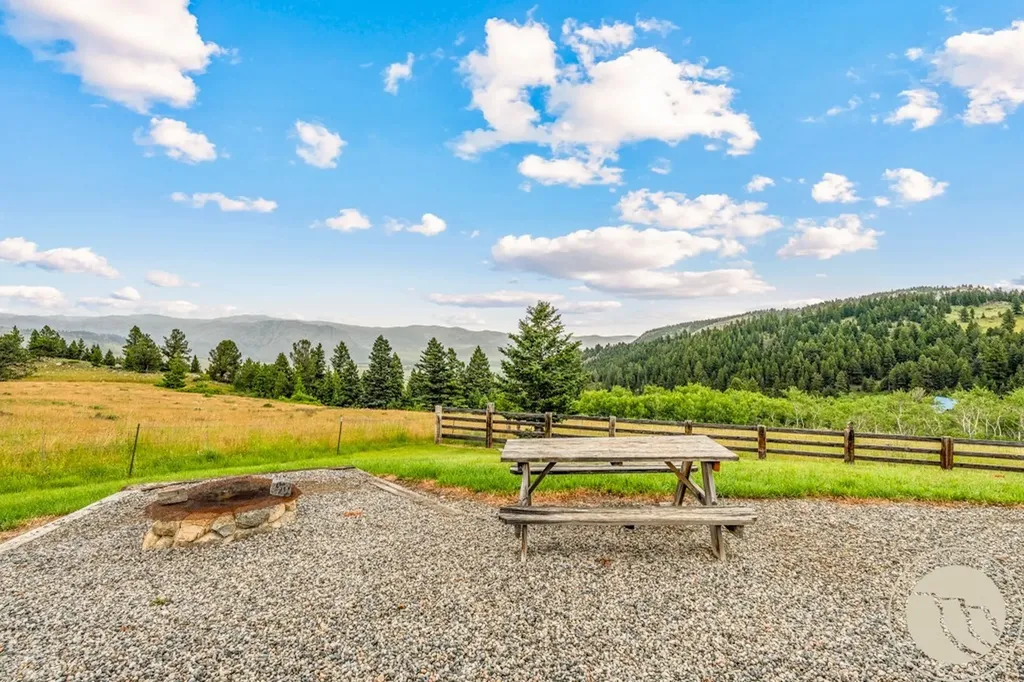 24 Sioux Trail Nye MT 59061