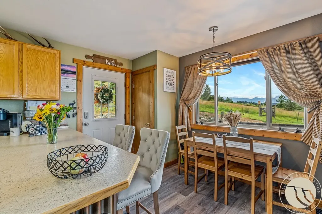 24 Sioux Trail Nye MT 59061