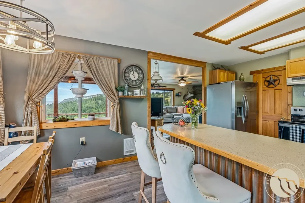 24 Sioux Trail Nye MT 59061