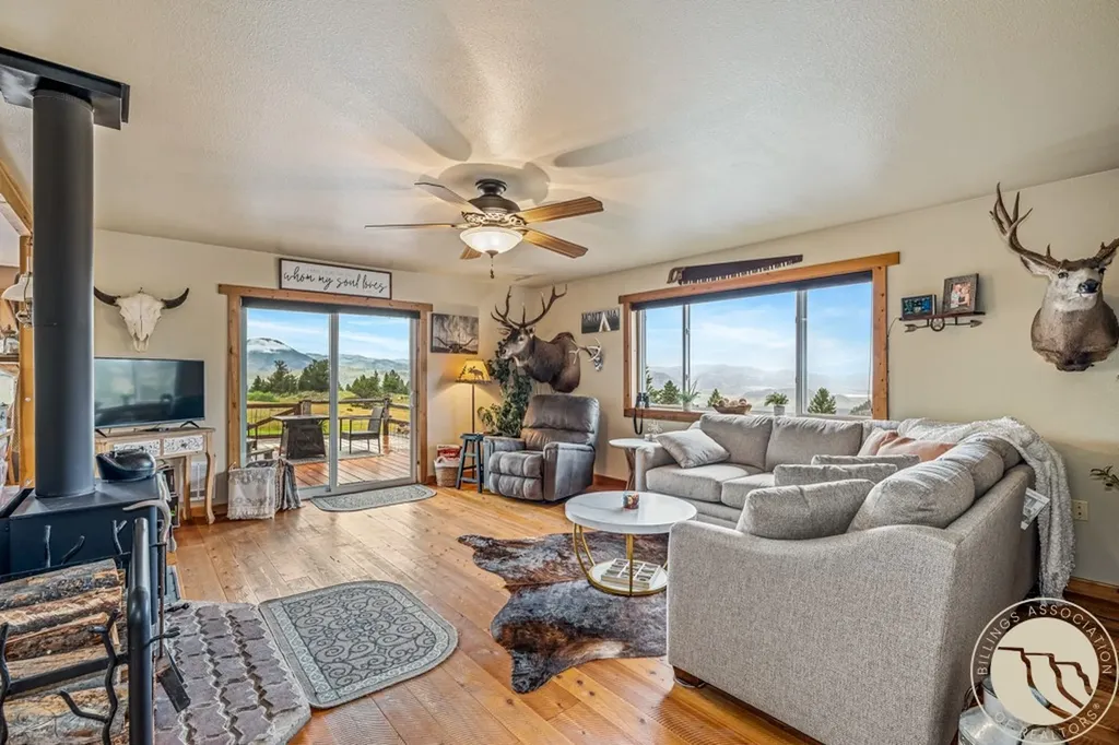 24 Sioux Trail Nye MT 59061