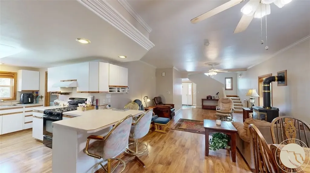 813 E 4th Street Laurel MT 59044