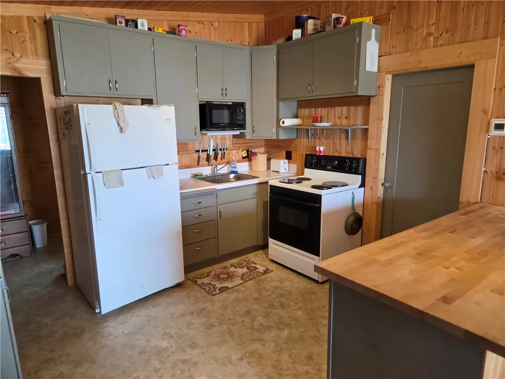 46 Upper Reservoir Lane Shawmut MT 59078