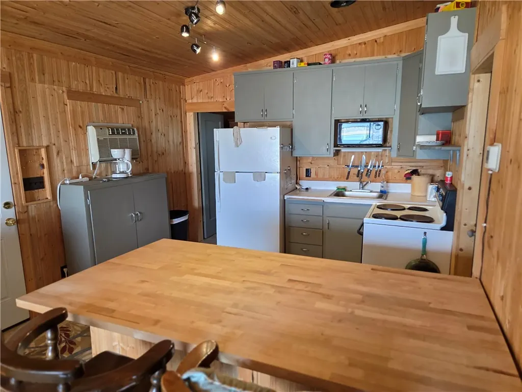 46 Upper Reservoir Lane Shawmut MT 59078