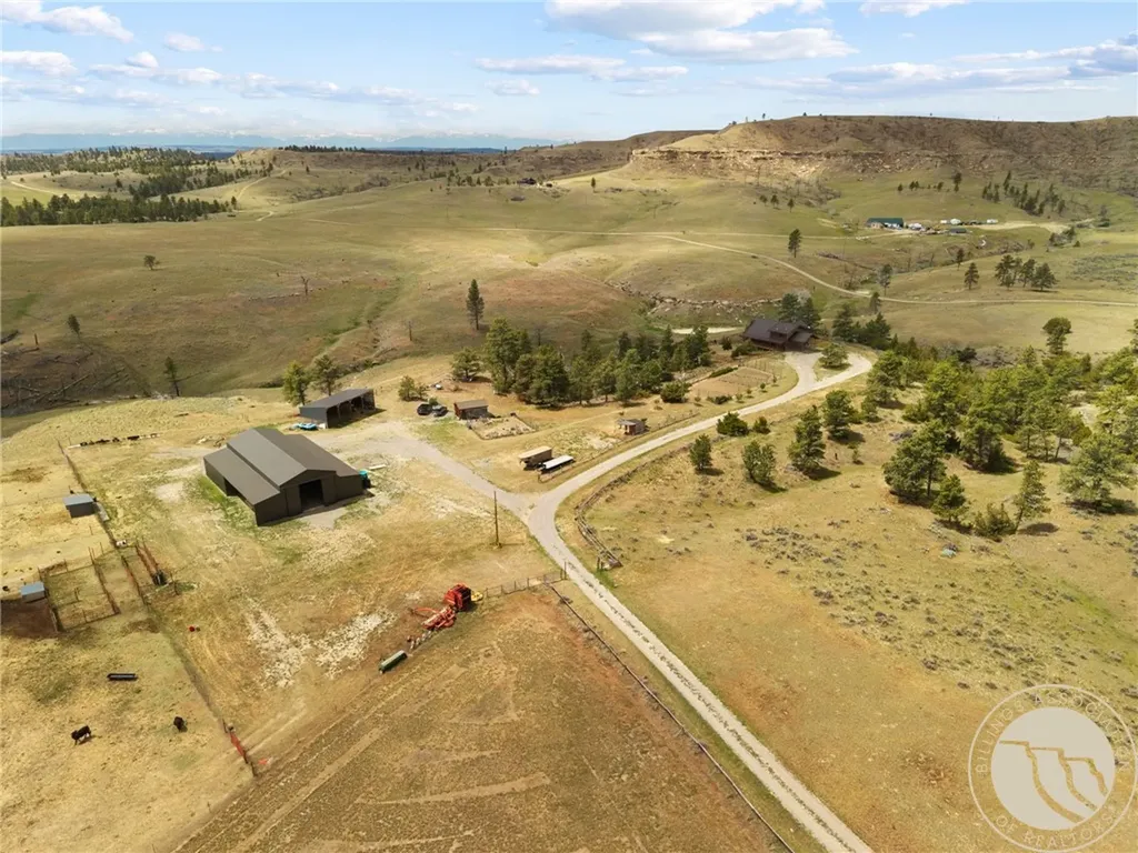 160 Falling Star Trail Park City MT 59063