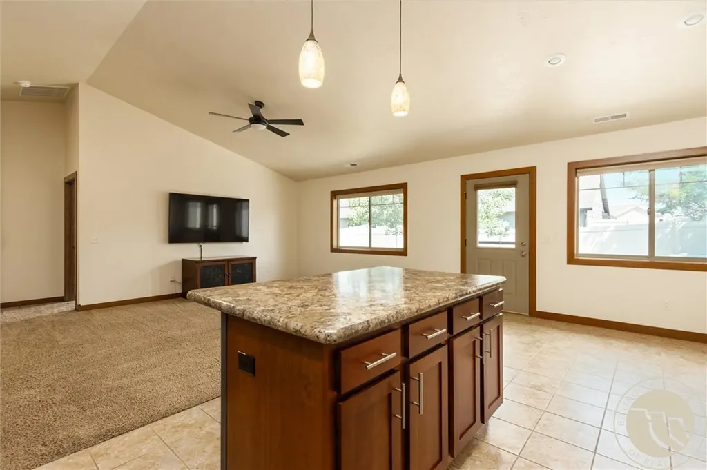 5933 Foxtail W Billings MT 59106