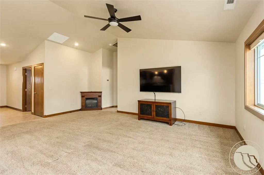 5933 Foxtail W Billings MT 59106