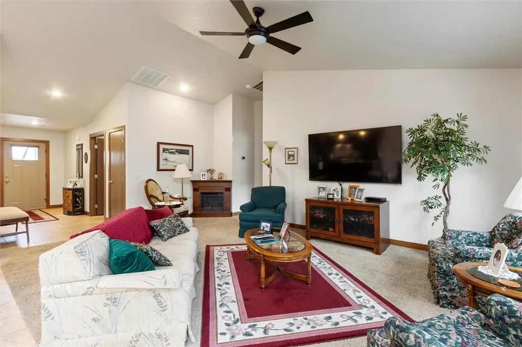 5933 Foxtail W Billings MT 59106