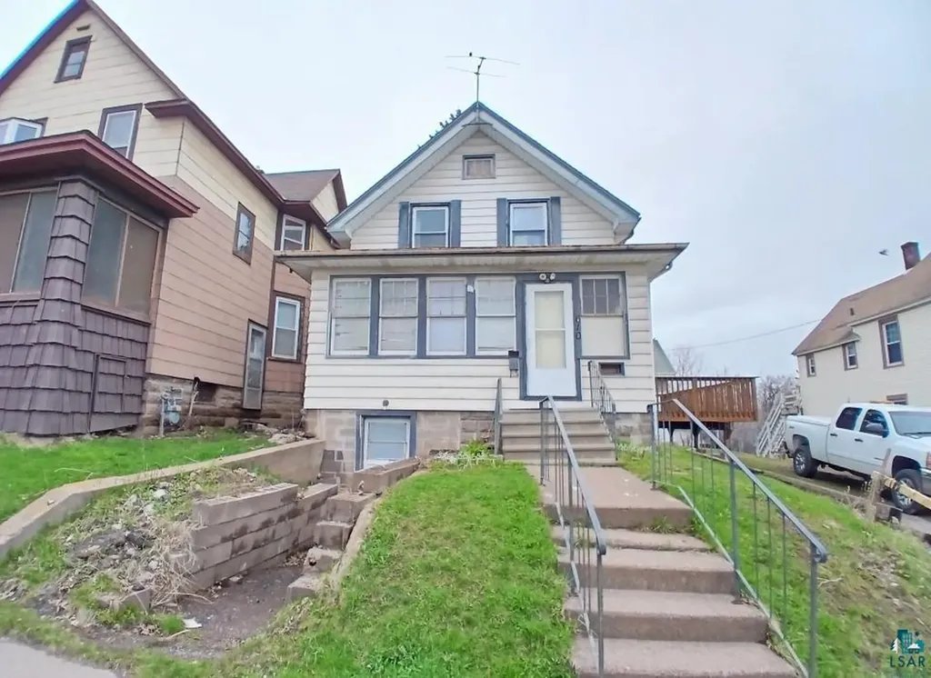 610 N 24th Avenue W Duluth MN 55806