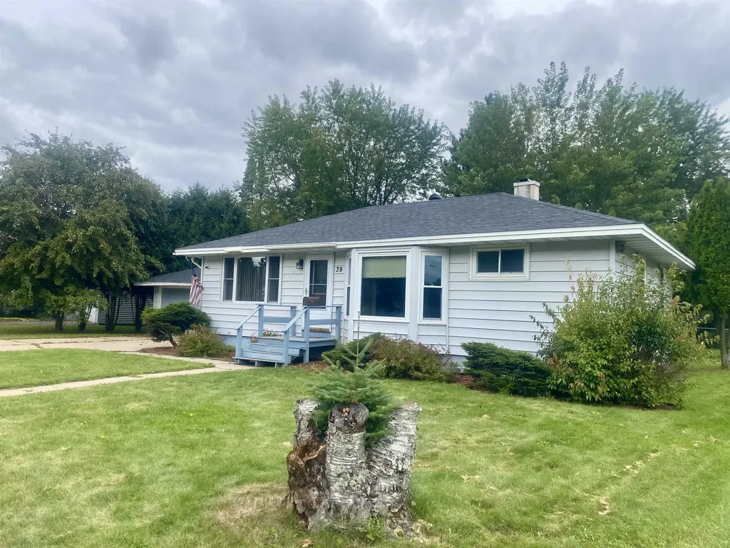 39 S Erie Street Aurora MN 55705