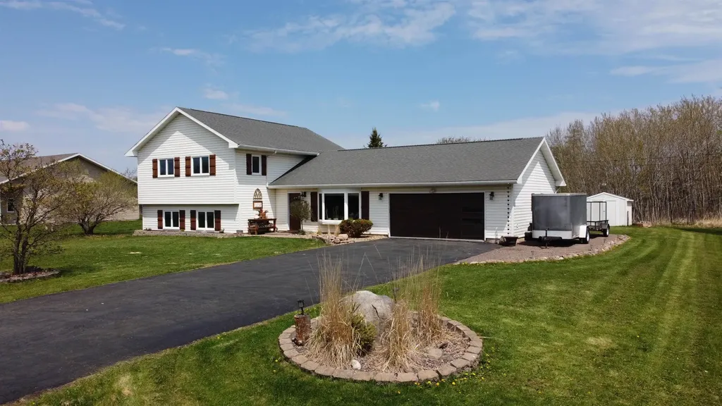 1815 E 11th Street Superior WI 54880