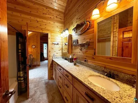 7236 Far North Road Orr MN 55771