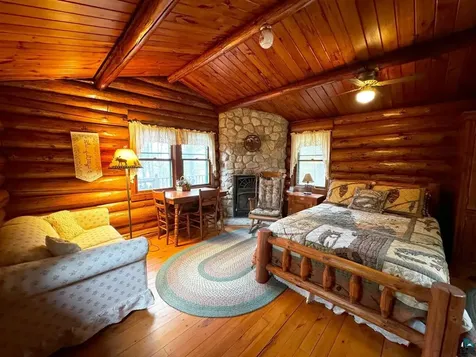 7236 Far North Road Orr MN 55771