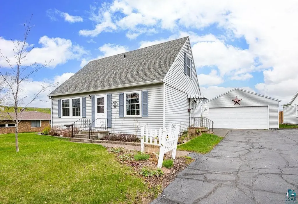 33 Nelson Drive Silver Bay MN 55614