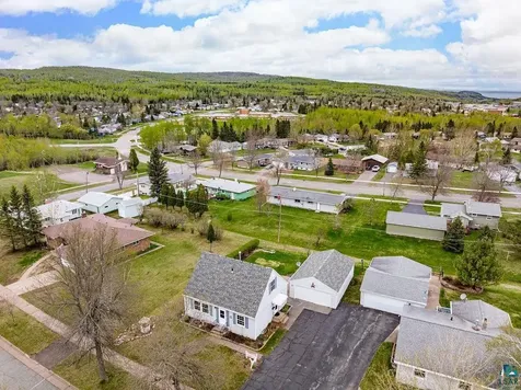 33 Nelson Drive Silver Bay MN 55614