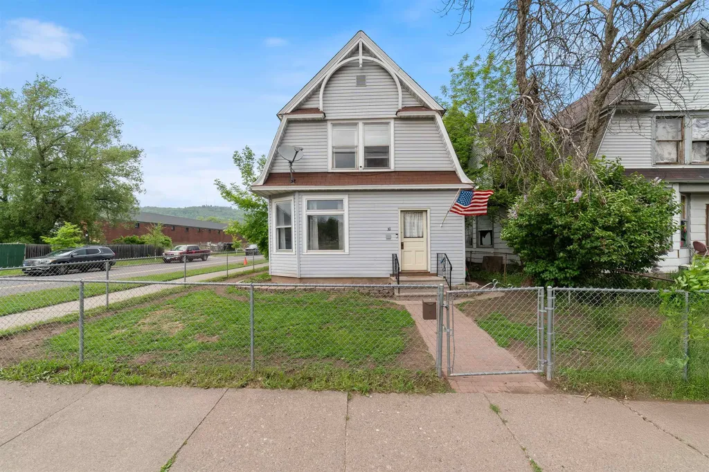 30 N 25th Avenue W Duluth MN 55806