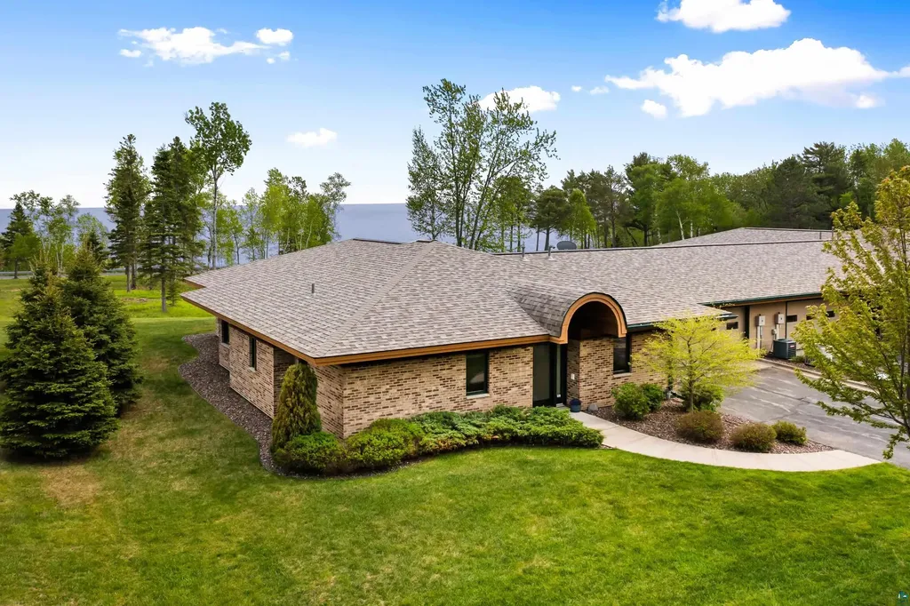 8357 Congdon Boulevard Duluth MN 55804