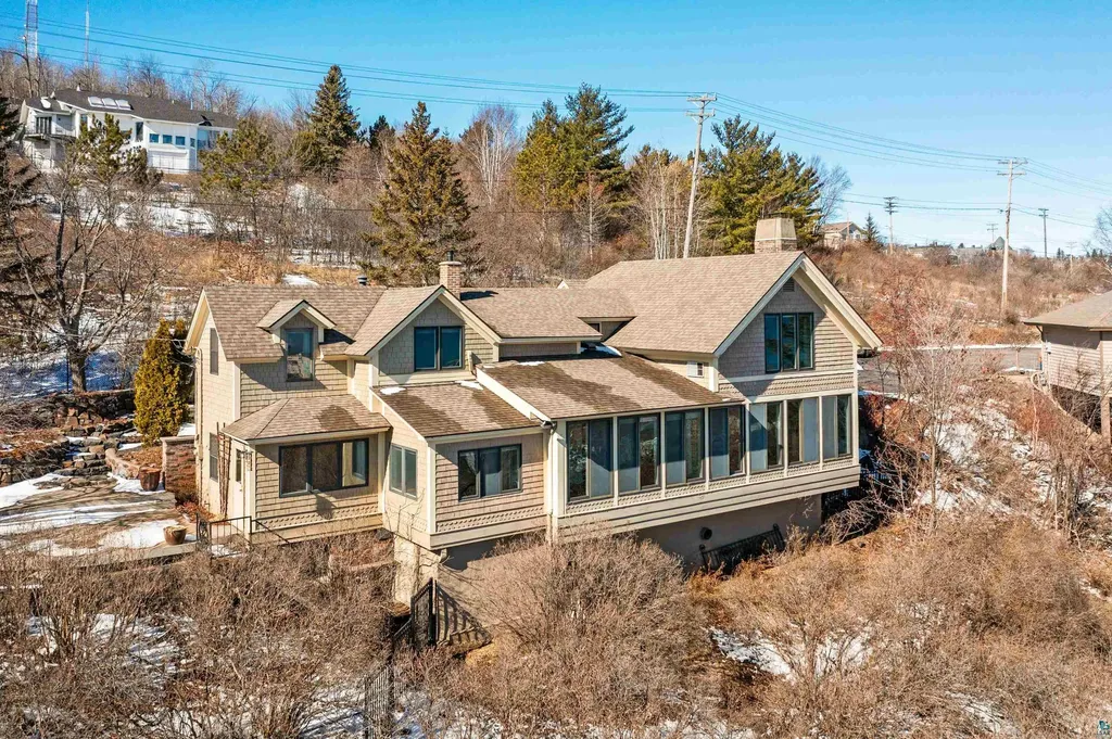 524 N 4th Avenue W Duluth MN 55806