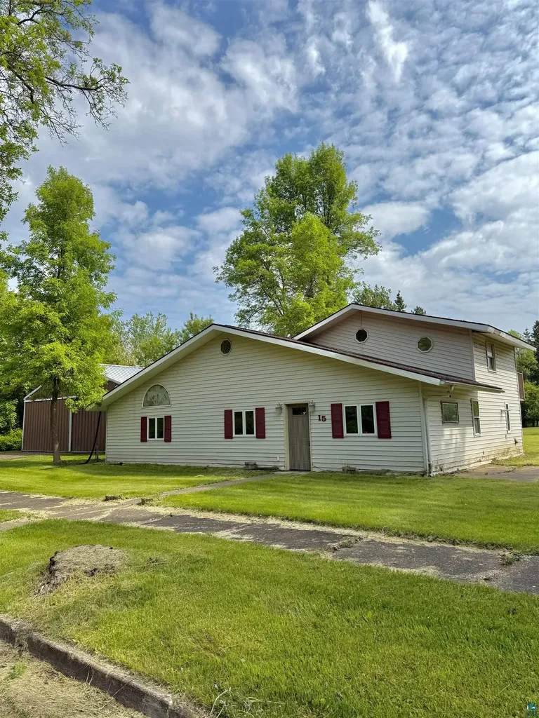 15 Vermillion Street Carlton MN 55718