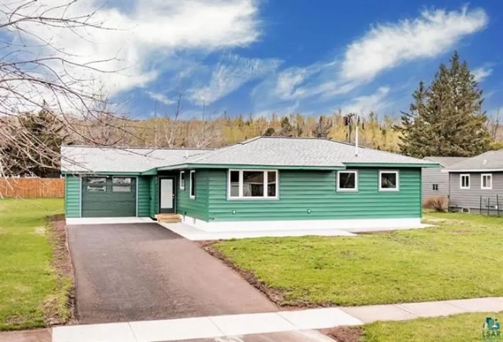 82 Edison Boulevard Silver Bay MN 55614