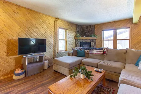 23 W Harvey Street Ely MN 55731