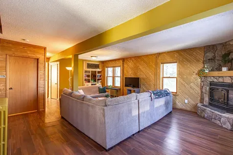 23 W Harvey Street Ely MN 55731