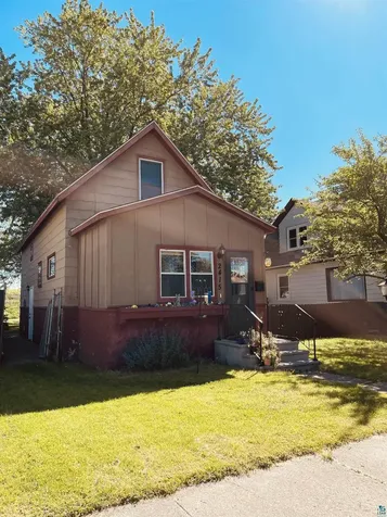 2415 E 3rd Street Superior WI 54880