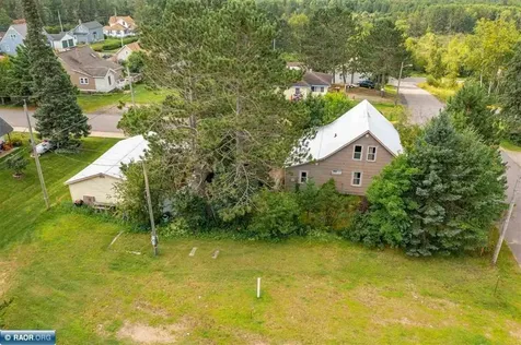 24 2nd Avenue Soudan MN 55782