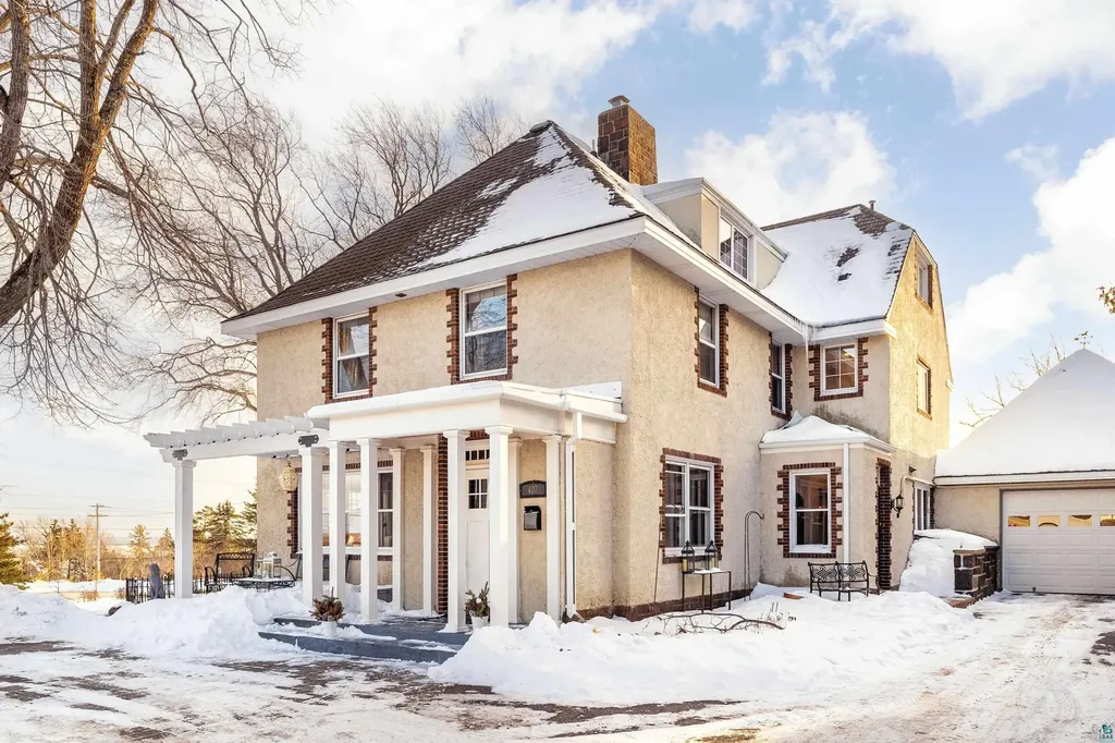 407 Wallace Avenue Duluth MN 55812